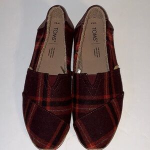 TOMS Red Plaid, Sherpa Lined Shoes, Size 8.5